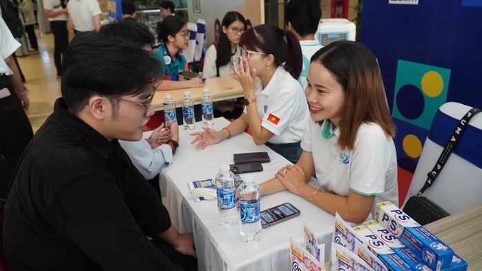 Rút ngắn khoảng cách giữa lãnh đạo doanh nghiệp và ứng viên GenZ - Ảnh 1. Rút ngắn khoảng cách giữa lãnh đạo doanh nghiệp và ứng viên GenZ - Ảnh 1.