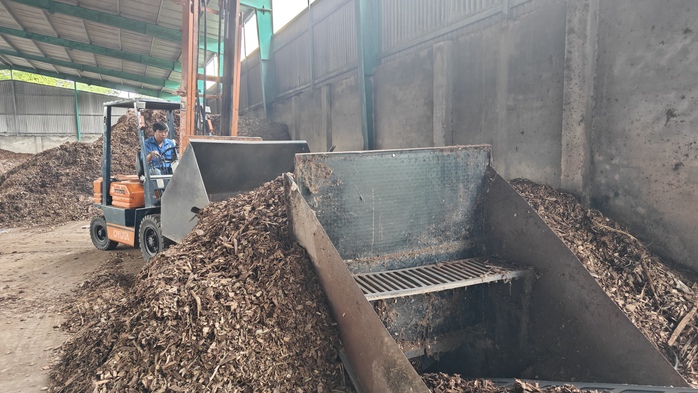 Các phế phẩm nông nghiệp tại Công ty CP Cao su Kỹ thuật Đồng Phú (thành viên Tập đoàn Công nghiệp cao su Việt Nam) được tận dụng làm nhiên liệu sinh khối. Ảnh: NGỌC ÁNH Các phế phẩm nông nghiệp tại Công ty CP Cao su Kỹ thuật Đồng Phú (thành viên Tập đoàn Công nghiệp cao su Việt Nam) được tận dụng làm nhiên liệu sinh khối. Ảnh: NGỌC ÁNH