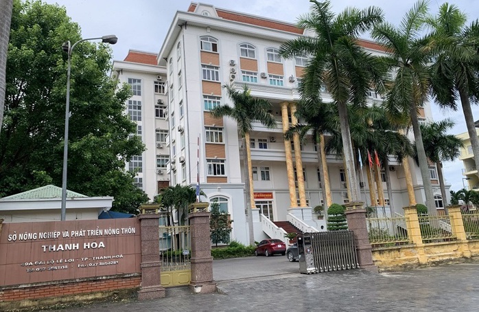 Vừa trúng tuyển, 3 viên chức xin nghỉ việc vì đi làm xa- Ảnh 1. Vừa trúng tuyển, 3 viên chức xin nghỉ việc vì đi làm xa- Ảnh 1.