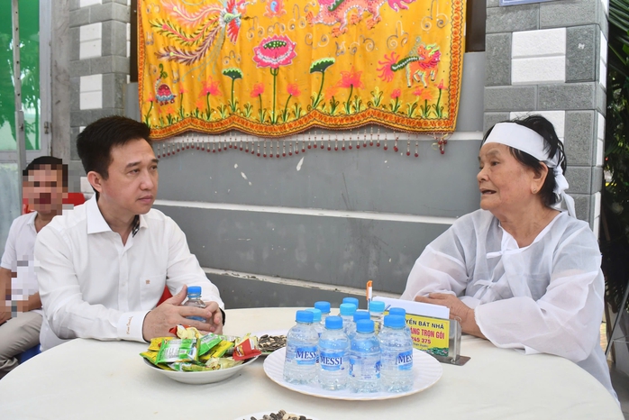 Vụ bánh mì mà ca tử vong đã ăn là của tiệm Cô Ba Bến Đình: Công an vào cuộc- Ảnh 1. Vụ bánh mì mà ca tử vong đã ăn là của tiệm Cô Ba Bến Đình: Công an vào cuộc- Ảnh 1.