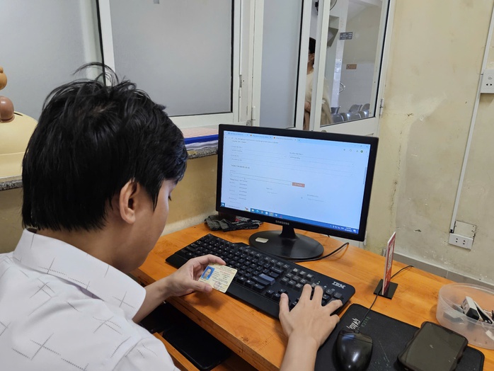Đà Nẵng: Thủ tục cấp đổi giấy phép lái xe hết rườm rà nhờ số hoá- Ảnh 2. Đà Nẵng: Thủ tục cấp đổi giấy phép lái xe hết rườm rà nhờ số hoá- Ảnh 2.