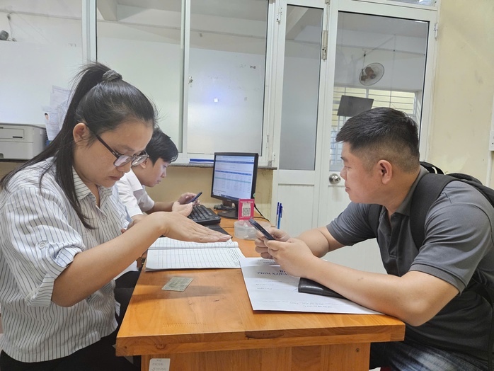 Đà Nẵng: Thủ tục cấp đổi giấy phép lái xe hết rườm rà nhờ số hoá- Ảnh 1. Đà Nẵng: Thủ tục cấp đổi giấy phép lái xe hết rườm rà nhờ số hoá- Ảnh 1.