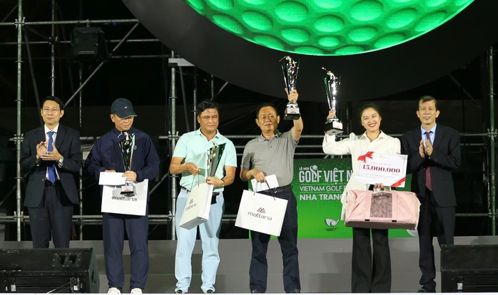 Bế mạc Lễ hội Golf Việt Nam 2024: Thăng hoa cảm xúc "Trăm năm golf Việt"- Ảnh 3. Bế mạc Lễ hội Golf Việt Nam 2024: Thăng hoa cảm xúc "Trăm năm golf Việt"- Ảnh 3.