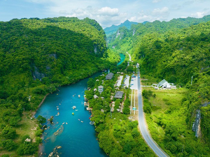 Gia hạn điều tra vụ án lừa đảo hàng chục tỉ đồng tại Công ty Phù Sa Đỏ- Ảnh 1. Gia hạn điều tra vụ án lừa đảo hàng chục tỉ đồng tại Công ty Phù Sa Đỏ- Ảnh 1.