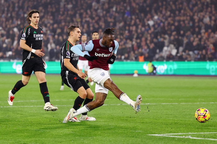 Arsenal nhấn chìm West Ham ở trận derby 7 bàn, lên nhì bảng- Ảnh 4. Arsenal nhấn chìm West Ham ở trận derby 7 bàn, lên nhì bảng- Ảnh 4.