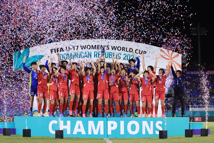 Nữ Triều Tiên hoàn tất cú đúp World Cup trong 2 tháng- Ảnh 2. Nữ Triều Tiên hoàn tất cú đúp World Cup trong 2 tháng- Ảnh 2.