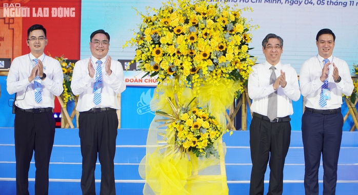 Lãnh đạo TP HCM luôn tin tưởng vào các tầng lớp thanh niên thành phố - Ảnh 1. Lãnh đạo TP HCM luôn tin tưởng vào các tầng lớp thanh niên thành phố - Ảnh 1.