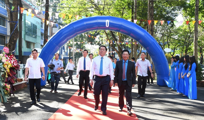 Trưởng Ban Tuyên giáo Trung ương: Trường Lilama 2 tập trung đào tạo nhân lực cho sân bay Long Thành- Ảnh 1. Trưởng Ban Tuyên giáo Trung ương: Trường Lilama 2 tập trung đào tạo nhân lực cho sân bay Long Thành- Ảnh 1.