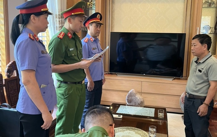 Không nhận tội, cựu Giám đốc Sở Tài chính Thanh Hóa vẫn nộp 10 tỉ đồng khắc phục- Ảnh 3. Không nhận tội, cựu Giám đốc Sở Tài chính Thanh Hóa vẫn nộp 10 tỉ đồng khắc phục- Ảnh 3.