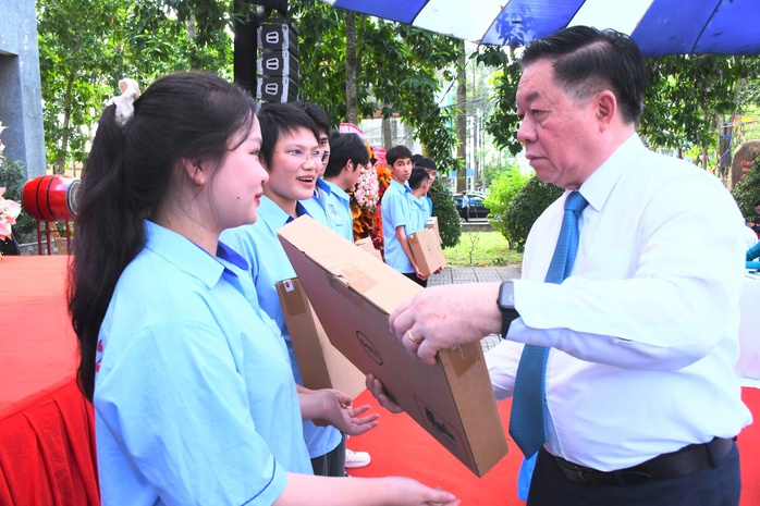 Trưởng Ban Tuyên giáo Trung ương: Trường Lilama 2 tập trung đào tạo nhân lực cho sân bay Long Thành- Ảnh 6. Trưởng Ban Tuyên giáo Trung ương: Trường Lilama 2 tập trung đào tạo nhân lực cho sân bay Long Thành- Ảnh 6.