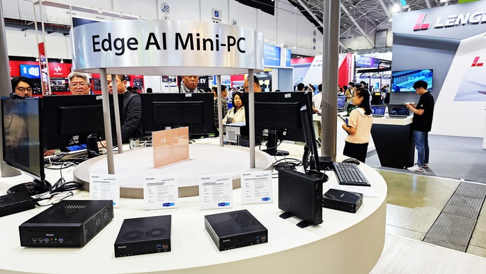 Máy tính AI PC tí hon của ShuttleẢnh: P.A.P Máy tính AI PC tí hon của ShuttleẢnh: P.A.P