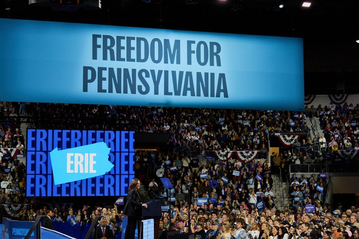 Cùng dừng chân ở Pennsylvania, ông Trump và bà Harris đều tự tin chiến thắng- Ảnh 1. Cùng dừng chân ở Pennsylvania, ông Trump và bà Harris đều tự tin chiến thắng- Ảnh 1.