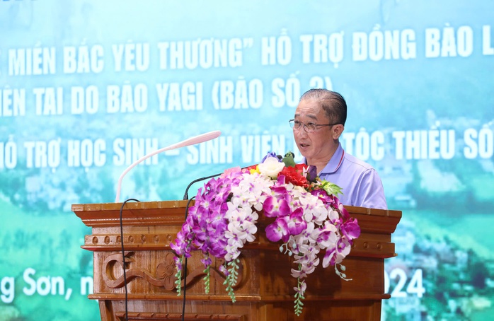 Trao tặng 5.000 lá cờ Tổ quốc tại Lạng Sơn- Ảnh 5. Trao tặng 5.000 lá cờ Tổ quốc tại Lạng Sơn- Ảnh 5.
