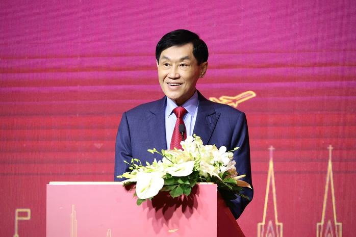 Ông Johnathan Hạnh Nguyễn muốn kéo thêm nhiều khách quốc tế tới Việt Nam mua sắm- Ảnh 1. Ông Johnathan Hạnh Nguyễn muốn kéo thêm nhiều khách quốc tế tới Việt Nam mua sắm- Ảnh 1.