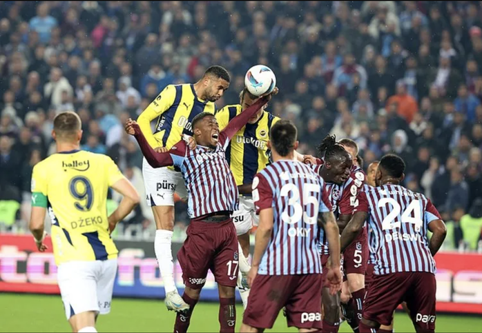 Fenerbahce thắng trận, Jose Mourinho đăng clip mắng trọng tài là "trẻ con"- Ảnh 2. Fenerbahce thắng trận, Jose Mourinho đăng clip mắng trọng tài là "trẻ con"- Ảnh 2.