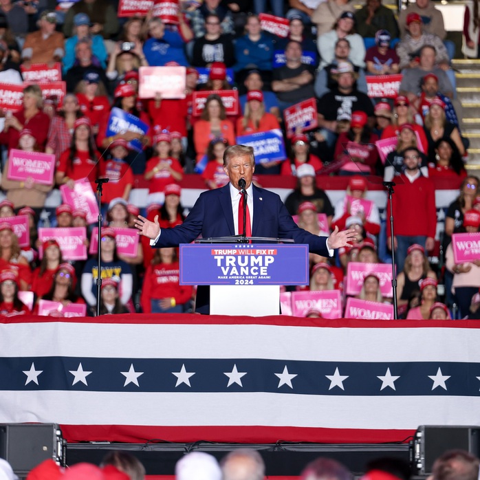 Ông Donald Trump tranh cử tại TP Reading, bang Pennsylvania - Mỹ hôm 4-11. Ảnh: Facebook Ông Donald Trump tranh cử tại TP Reading, bang Pennsylvania - Mỹ hôm 4-11. Ảnh: Facebook