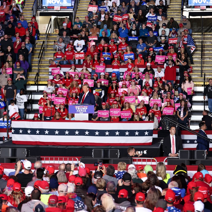 Ông Donald Trump tranh cử tại TP Reading, bang Pennsylvania - Mỹ hôm 4-11. Ảnh: Facebook Ông Donald Trump tranh cử tại TP Reading, bang Pennsylvania - Mỹ hôm 4-11. Ảnh: Facebook