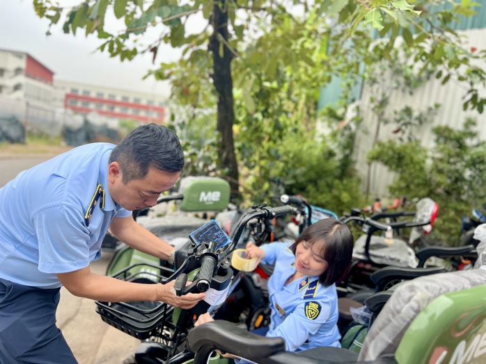 Thu giữ 25 xe điện 3 bánh và 4 bánh thuộc diện cấm lưu thông- Ảnh 3. Thu giữ 25 xe điện 3 bánh và 4 bánh thuộc diện cấm lưu thông- Ảnh 3.