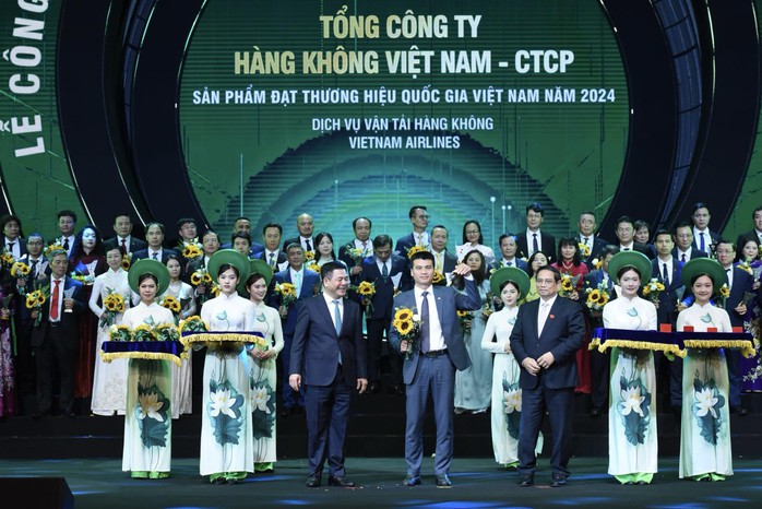 Vietnam Airlines nhận giải thưởng "Sản phẩm đạt Thương hiệu quốc gia 2024” Vietnam Airlines nhận giải thưởng "Sản phẩm đạt Thương hiệu quốc gia 2024”