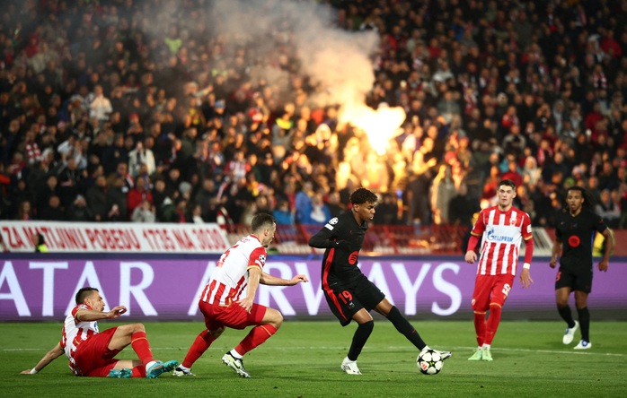 Barcelona mở "đại tiệc", Arsenal thua trận đầu ở Champions League- Ảnh 1. Barcelona mở "đại tiệc", Arsenal thua trận đầu ở Champions League- Ảnh 1.