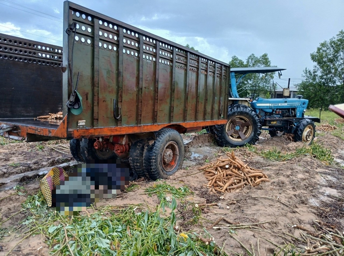 Lời khai của người lái máy kéo cán chết 2 người đang trú mưa- Ảnh 1. Lời khai của người lái máy kéo cán chết 2 người đang trú mưa- Ảnh 1.