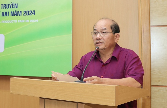 Bộ Y tế cảnh báo "lương y", "thần y" gia truyền dỏm- Ảnh 1. Bộ Y tế cảnh báo "lương y", "thần y" gia truyền dỏm- Ảnh 1.