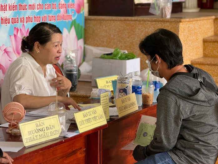 TP HCM: Tỉ lệ hồ sơ đề nghị hưởng trợ cấp thất nghiệp giảm- Ảnh 1. TP HCM: Tỉ lệ hồ sơ đề nghị hưởng trợ cấp thất nghiệp giảm- Ảnh 1.