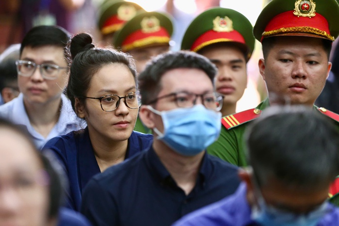 Xét xử phúc thẩm vụ án Vạn Thịnh Phát: Tiếc nuối với bị cáo Lương Thị Hồng Quế- Ảnh 3. Xét xử phúc thẩm vụ án Vạn Thịnh Phát: Tiếc nuối với bị cáo Lương Thị Hồng Quế- Ảnh 3.