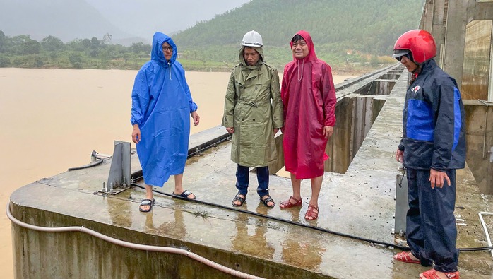 Đ&agrave; Nẵng: Nước ngập v&agrave;o nh&agrave;, 10 hộ d&acirc;n gửi đơn khiếu nại- Ảnh 1.