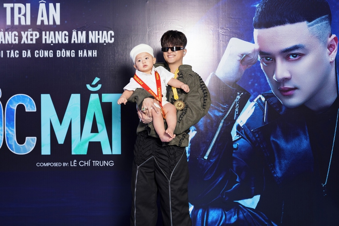 Cao Thái Sơn trở thành kỷ lục gia Việt Nam- Ảnh 2. Cao Thái Sơn trở thành kỷ lục gia Việt Nam- Ảnh 2.