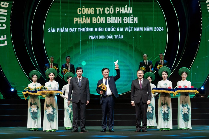 Phân bón Đầu Trâu - Sản phẩm đạt Thương hiệu Quốc gia Việt Nam- Ảnh 1. Phân bón Đầu Trâu - Sản phẩm đạt Thương hiệu Quốc gia Việt Nam- Ảnh 1.