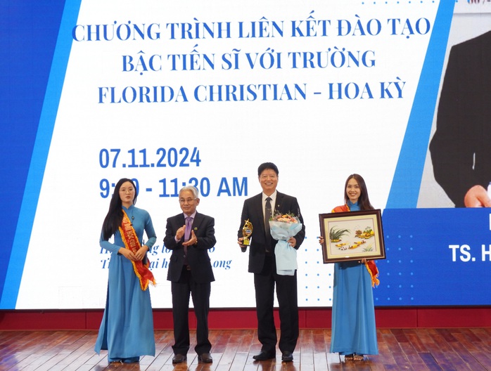 Trường ĐH Cửu Long liên kết đào tạo tiến sĩ với ĐH Florida Christian- Ảnh 3. Trường ĐH Cửu Long liên kết đào tạo tiến sĩ với ĐH Florida Christian- Ảnh 3.