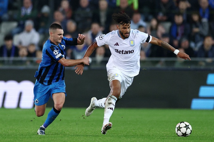 Sai sót ngớ ngẩn của hậu vệ Tyron Mings khiến Aston Villa thua sốc ở Champions League- Ảnh 8. Sai sót ngớ ngẩn của hậu vệ Tyron Mings khiến Aston Villa thua sốc ở Champions League- Ảnh 8.