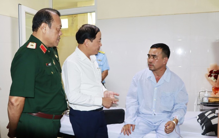 Vụ máy bay quân sự rơi: Đại tướng Phan Văn Giang gửi thư khen Bình Định- Ảnh 3. Vụ máy bay quân sự rơi: Đại tướng Phan Văn Giang gửi thư khen Bình Định- Ảnh 3.