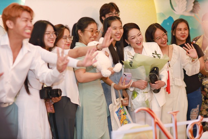 Hé lộ mối quan hệ của Như Quỳnh với Phi Nhung- Ảnh 2. Hé lộ mối quan hệ của Như Quỳnh với Phi Nhung- Ảnh 2.