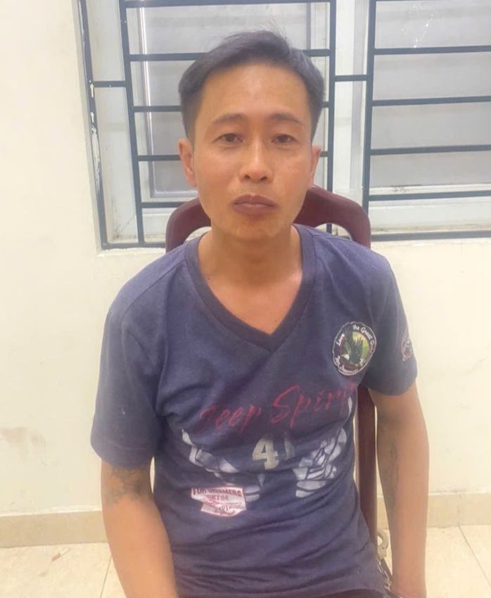 Được bác xe ôm mời về nhà ăn cơm, người đàn ông mới ra tù cuỗm luôn xe máy- Ảnh 1. Được bác xe ôm mời về nhà ăn cơm, người đàn ông mới ra tù cuỗm luôn xe máy- Ảnh 1.