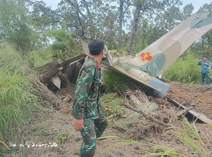 Xác định vị trí máy bay Yak-130 rơi, lực lượng chức năng tiếp cận hiện trường- Ảnh 3. Xác định vị trí máy bay Yak-130 rơi, lực lượng chức năng tiếp cận hiện trường- Ảnh 3.