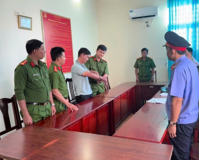 Bắt thêm 2 người vụ nhân viên ngân hàng ở Phú Quốc lừa đảo hàng chục tỉ đồng- Ảnh 1. Bắt thêm 2 người vụ nhân viên ngân hàng ở Phú Quốc lừa đảo hàng chục tỉ đồng- Ảnh 1.
