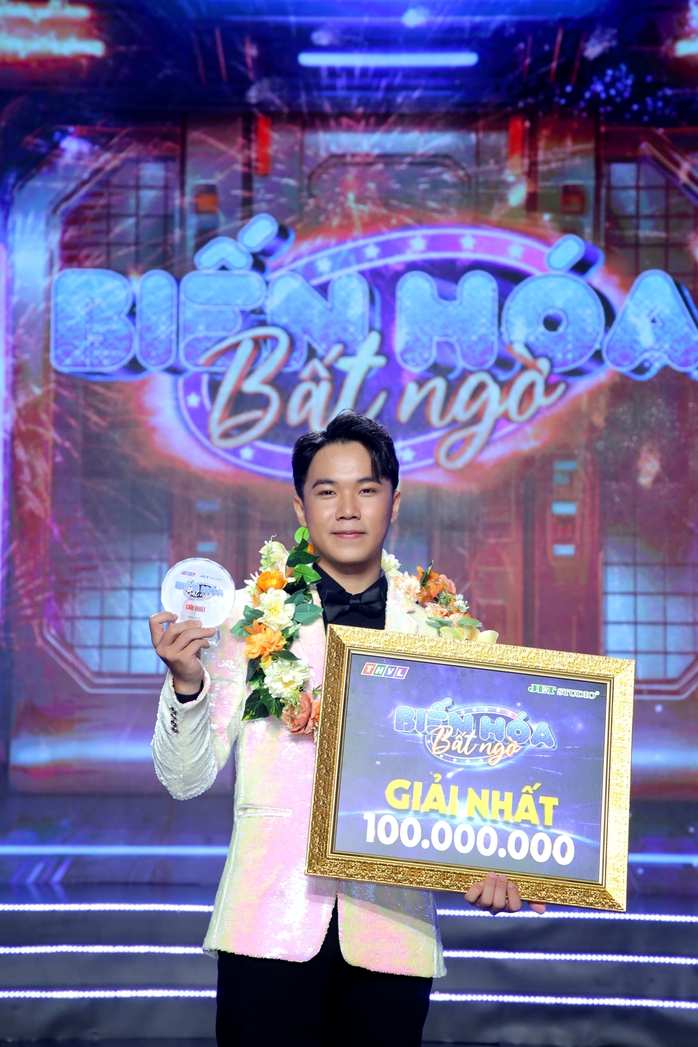 Quán quân Đình Thụy: Từng bị bầu show "gạ gẫm"!- Ảnh 1. Quán quân Đình Thụy: Từng bị bầu show "gạ gẫm"!- Ảnh 1.