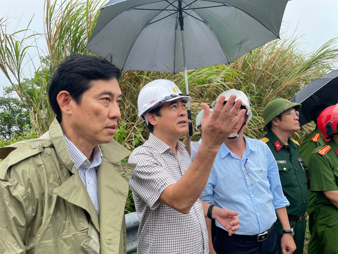 Tân Bí thư Tỉnh ủy Khánh Hòa chỉ đạo nóng xử lý hiểm họa đá rơi- Ảnh 4. Tân Bí thư Tỉnh ủy Khánh Hòa chỉ đạo nóng xử lý hiểm họa đá rơi- Ảnh 4.