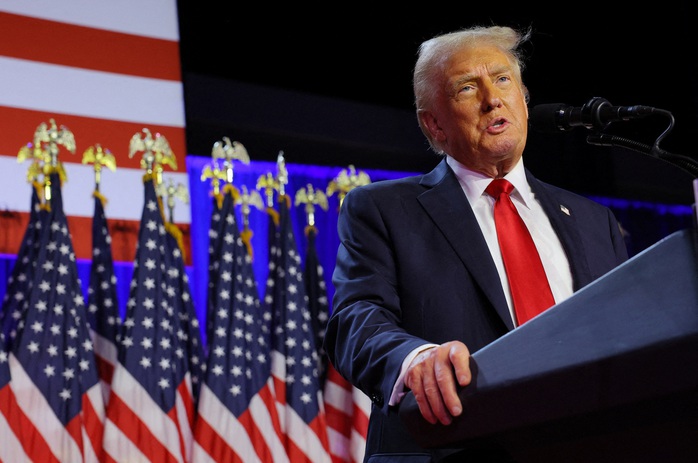 Ông Donald Trump tại sự kiện tuyên bố chiến thắng ở TP West Palm Beach, bang Florida - Mỹ hôm 6-11 Ảnh: REUTERS Ông Donald Trump tại sự kiện tuyên bố chiến thắng ở TP West Palm Beach, bang Florida - Mỹ hôm 6-11 Ảnh: REUTERS