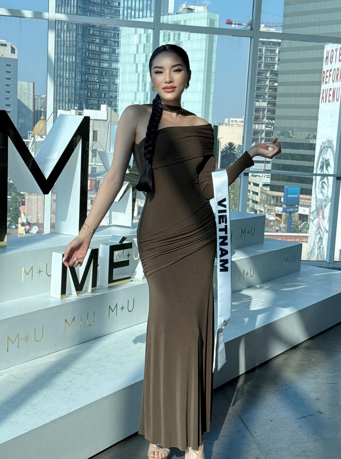 Kỳ Duyên có cơ hội ở Miss Universe 2024?
- Ảnh 1. Kỳ Duyên có cơ hội ở Miss Universe 2024?
- Ảnh 1.