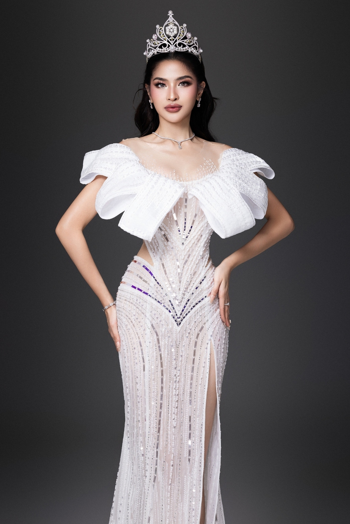 Trương Ngọc Ánh đọ sắc top 4 "Miss Earth 2023"- Ảnh 6. Trương Ngọc Ánh đọ sắc top 4 "Miss Earth 2023"- Ảnh 6.