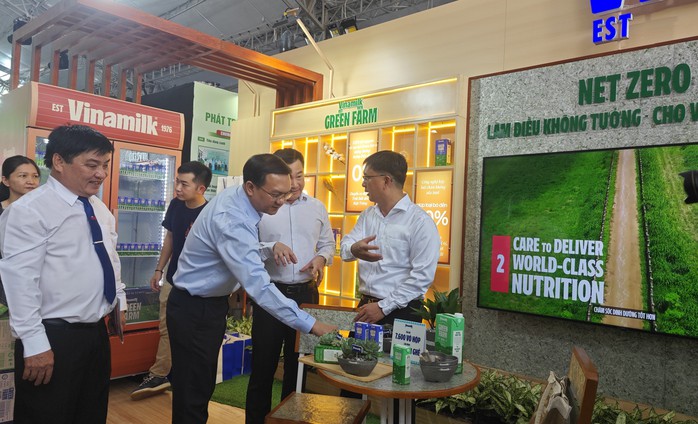 Nhiều món quà hấp dẫn tại Ngày hội Việt Nam Xanh- Ảnh 1. Nhiều món quà hấp dẫn tại Ngày hội Việt Nam Xanh- Ảnh 1.