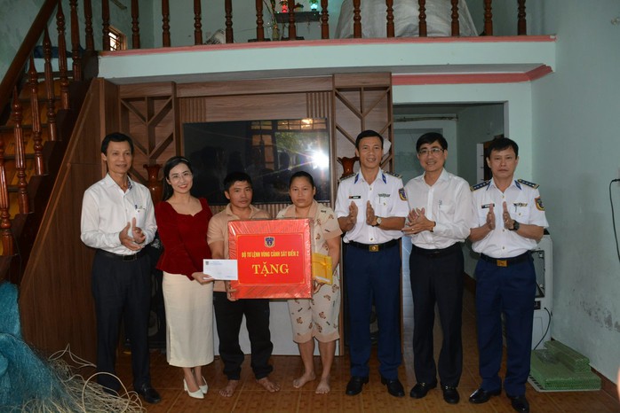 Nhiều hoạt động của Vùng Cảnh sát biển 2 tại Đà Nẵng- Ảnh 1. Nhiều hoạt động của Vùng Cảnh sát biển 2 tại Đà Nẵng- Ảnh 1.