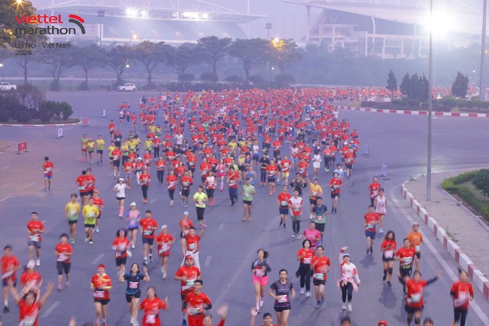 Nguyễn Thị Oanh lập kỷ lục quốc gia mới tại Viettel Marathon Hà Nội 2024- Ảnh 7.