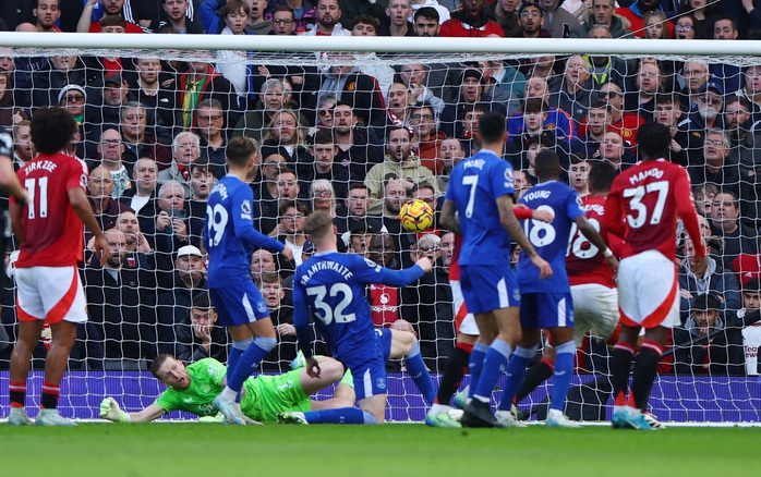 Rashford và Zirkzee lập "cú đúp", Man United nghiền ép Everton - Ảnh 2. Rashford và Zirkzee lập "cú đúp", Man United nghiền ép Everton - Ảnh 2.