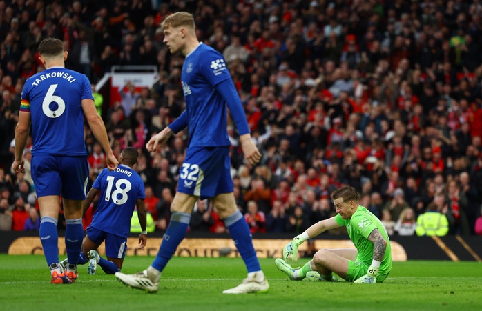 Rashford và Zirkzee lập "cú đúp", Man United nghiền ép Everton - Ảnh 5. Rashford và Zirkzee lập "cú đúp", Man United nghiền ép Everton - Ảnh 5.