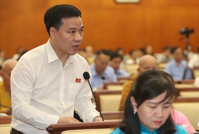 Đại biểu HĐND TP HCM chất vấn Chủ tịch Phan Văn Mãi về dự án chống ngập 10.000 tỉ đồng- Ảnh 1. Đại biểu HĐND TP HCM chất vấn Chủ tịch Phan Văn Mãi về dự án chống ngập 10.000 tỉ đồng- Ảnh 1.
