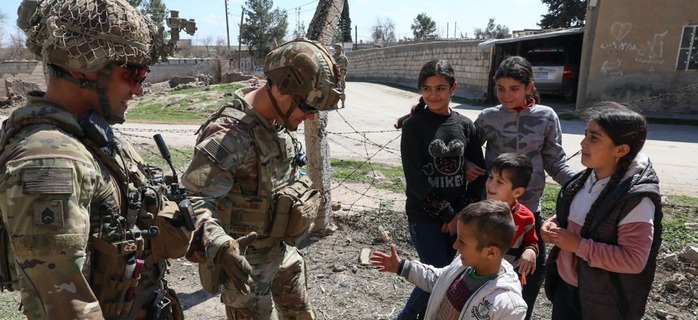 Mỹ hỗ trợ dân quân đồng minh chiếm giữ các vị trí chiến lược ở Syria- Ảnh 1. Mỹ hỗ trợ dân quân đồng minh chiếm giữ các vị trí chiến lược ở Syria- Ảnh 1.